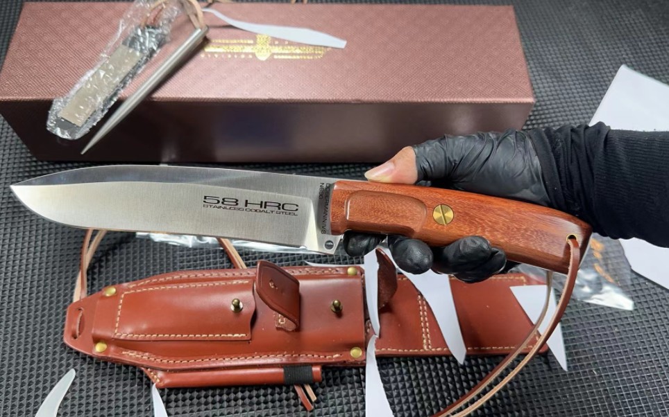 具有收藏意义的军刀 极端武力杜宾犬直刀