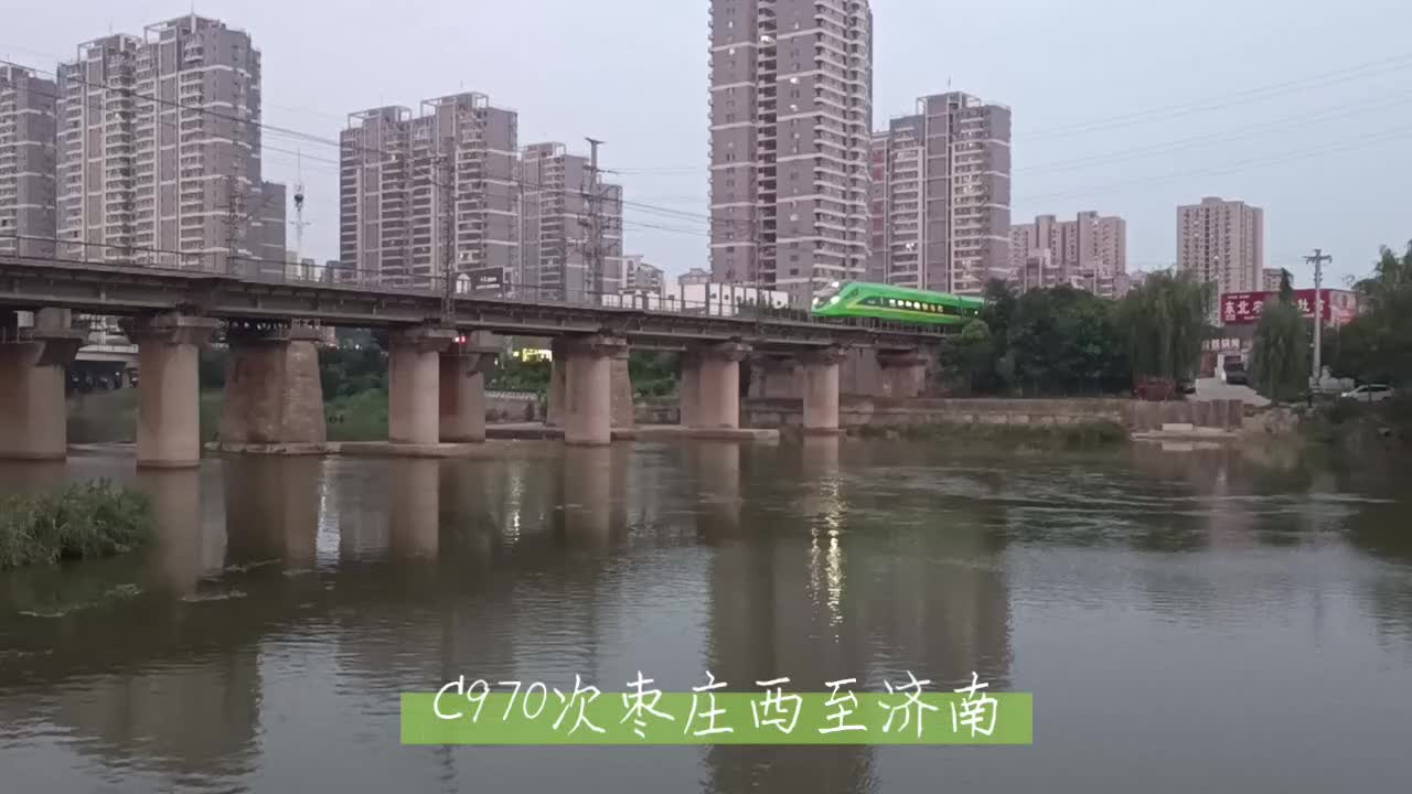 【夜景】96城市列车疾驰96