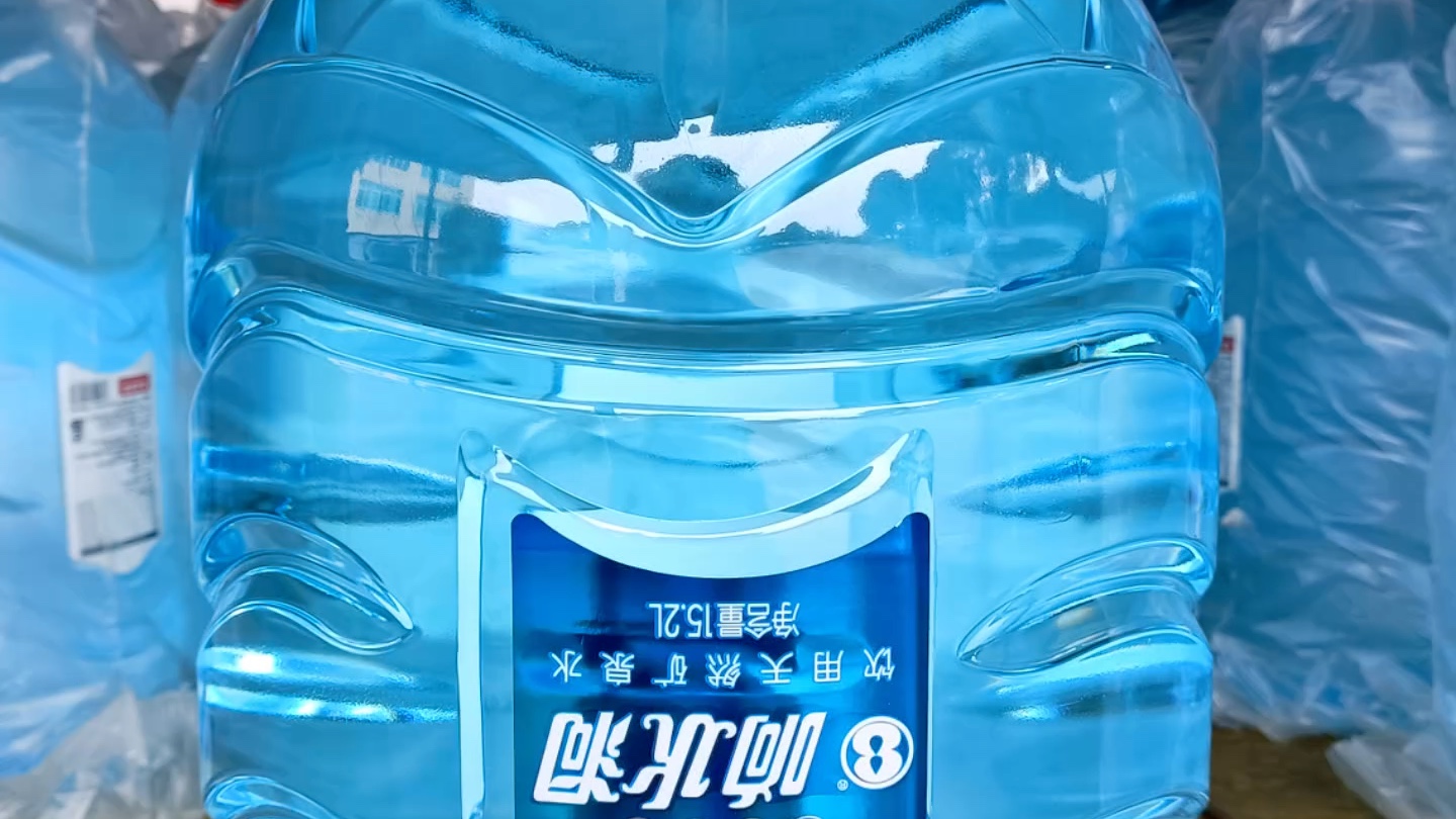 响水洞矿泉水图片