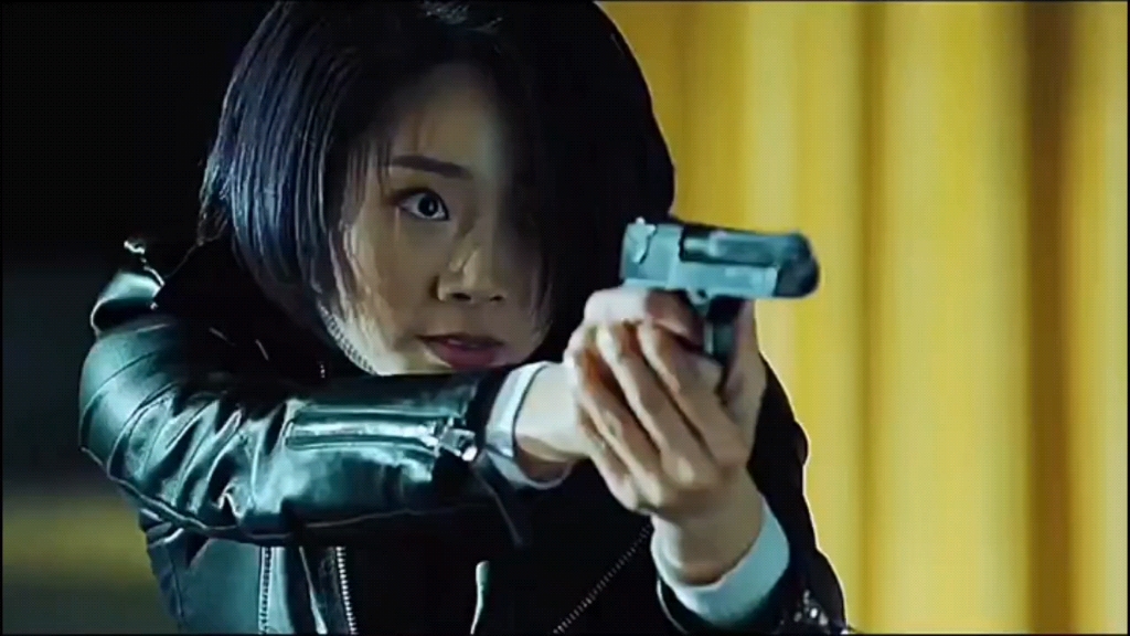 女狙击者弹无虚发面对歹徒冷静果断