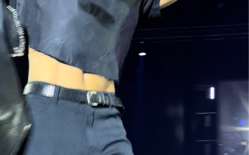 240301郑容和首尔your city～「checkmate」很难不盯着腹肌看啊!