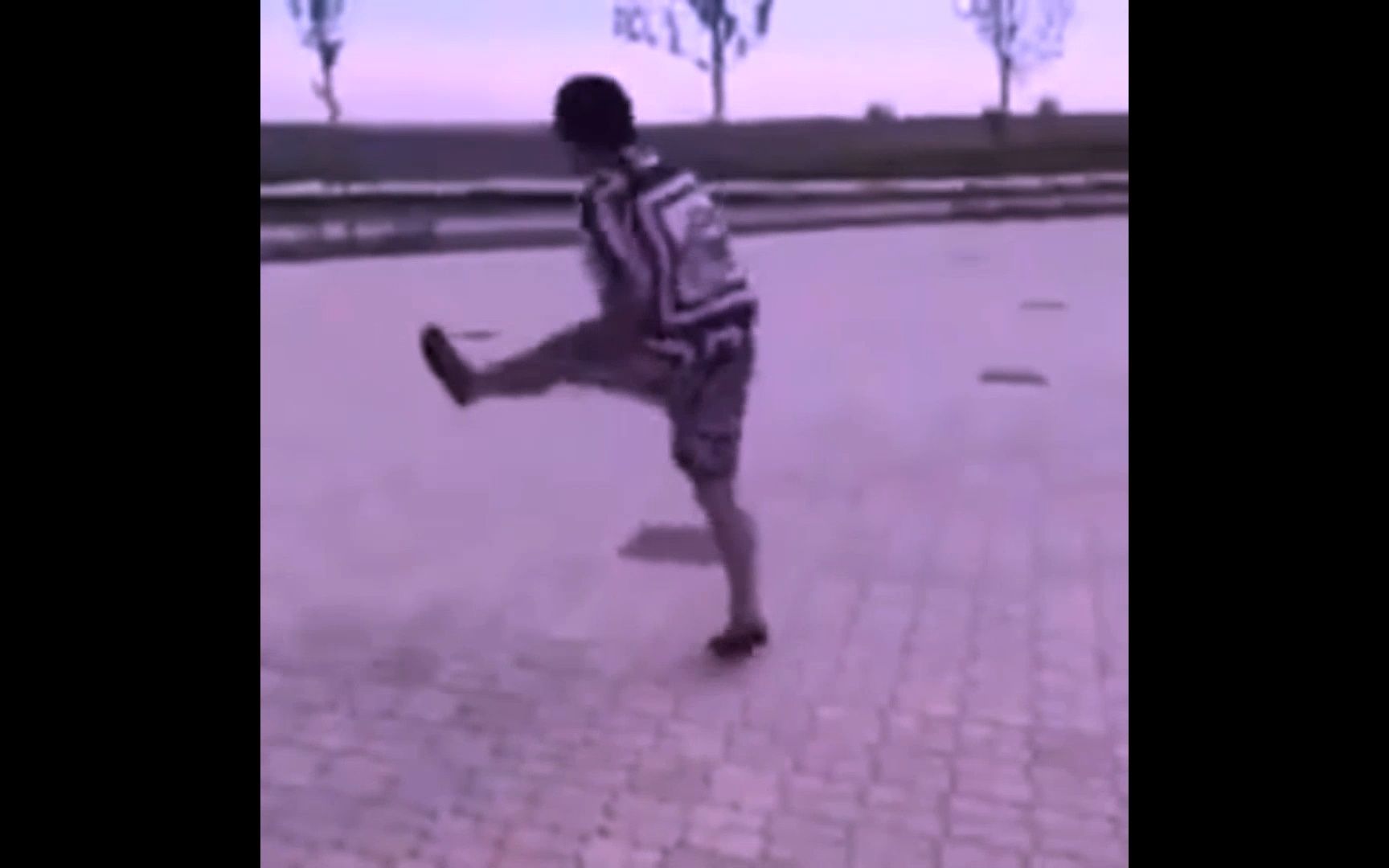 一脚踢出整个盛夏