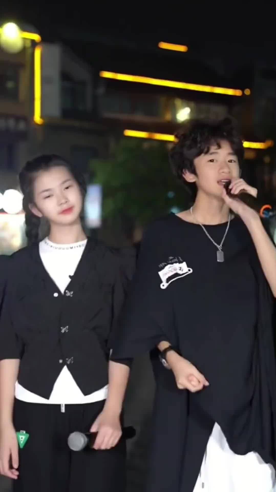 好歌认真唱太好听啦小天一雨儿爱唱歌唱歌