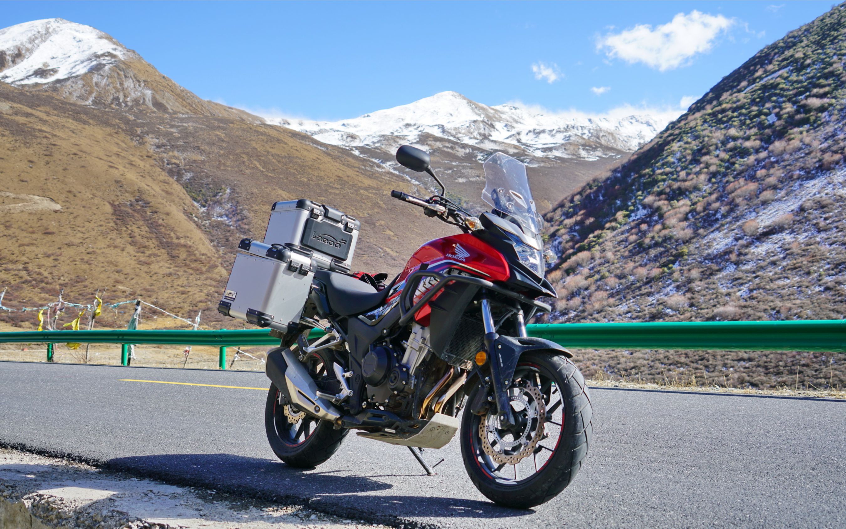 「和摸摸去摩旅」带你去看冬季的川西高原预告片_摸摸爱摩托