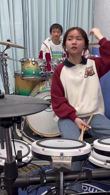 看到后面,猜猜妞妞在笑什么! @星猫徒子