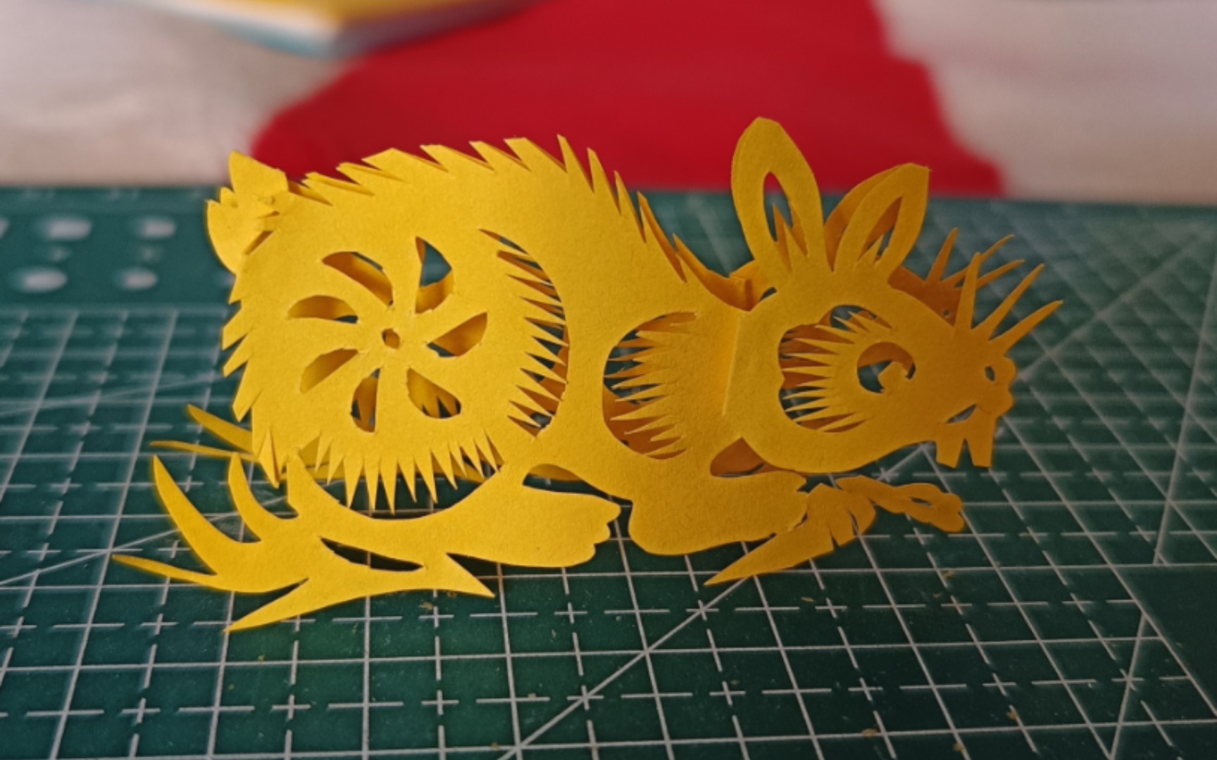 脱稿立体剪纸兔子