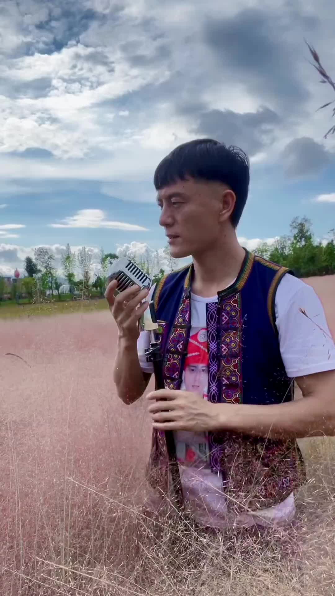 西海情歌西海情歌咪依鲁江抖音音乐人楚雄网红真人真唱