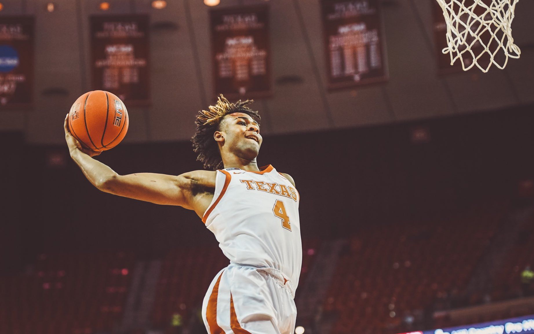 德州新人greg brown对阵德州州立18分3盖帽_哔哩哔哩 (゜-゜)つロ