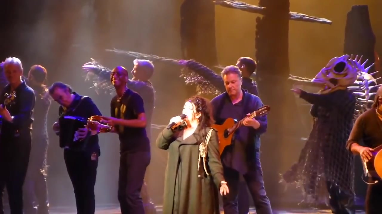 [图]【Kate Bush】Before the dawn (live) 2014