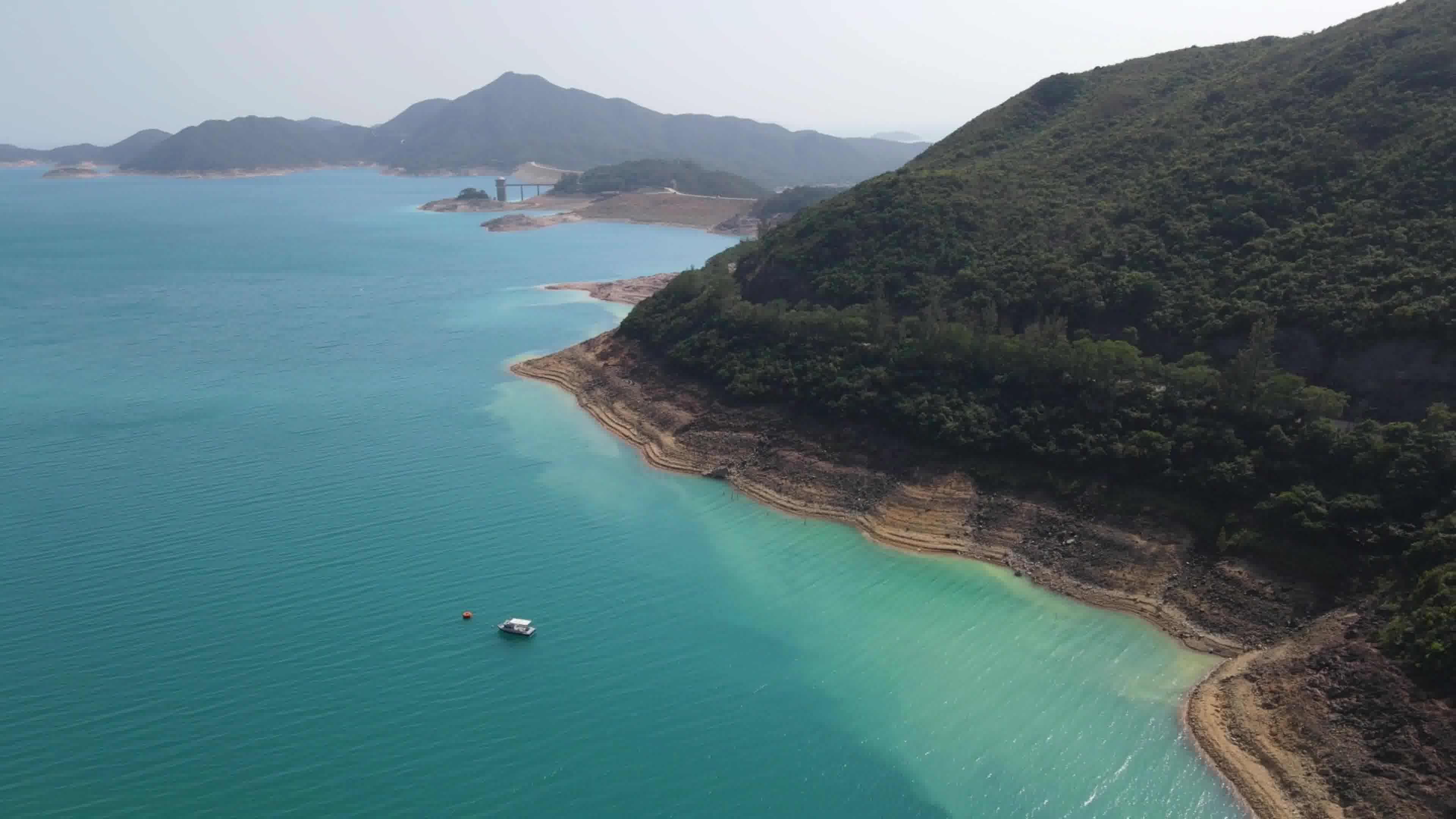 航拍香港麥理浩徑一段萬宜水庫