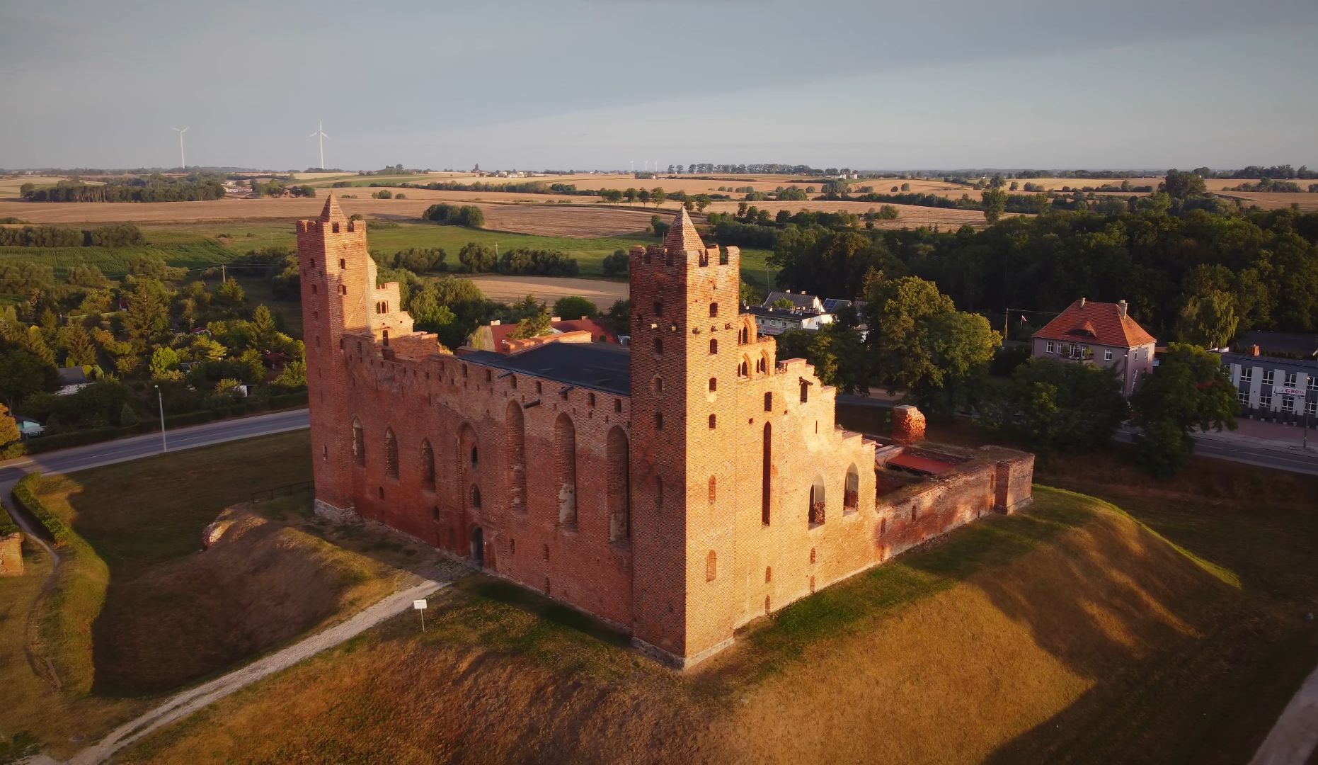条顿骑士团城堡废墟:拉金·切乌敏斯基城堡-咸鱼仓鼠想成为dd-建筑