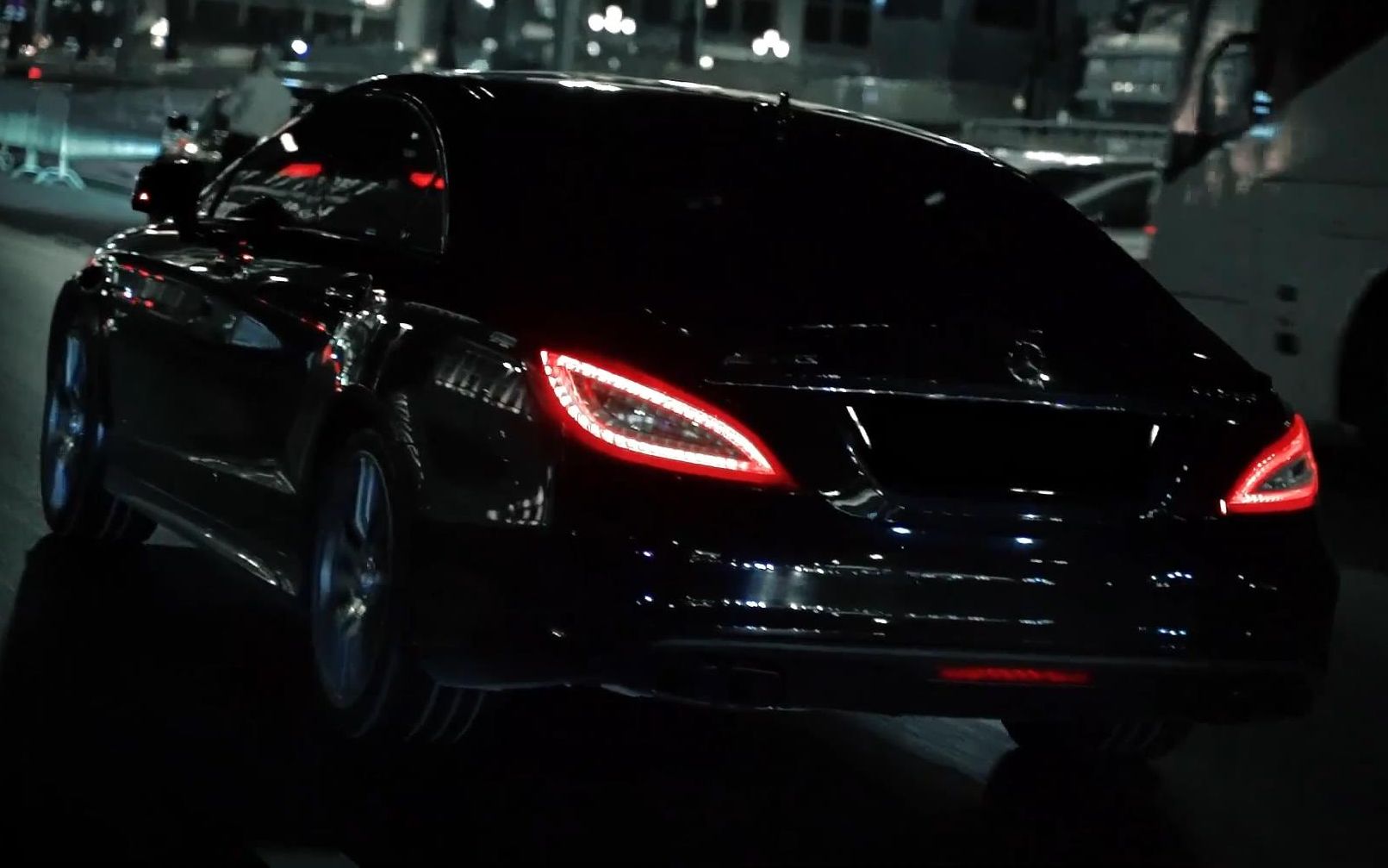 [图]黑夜恶魔 CLS63 AMG ,这妖艳的屁股，美！大片既视感 - LIMMA