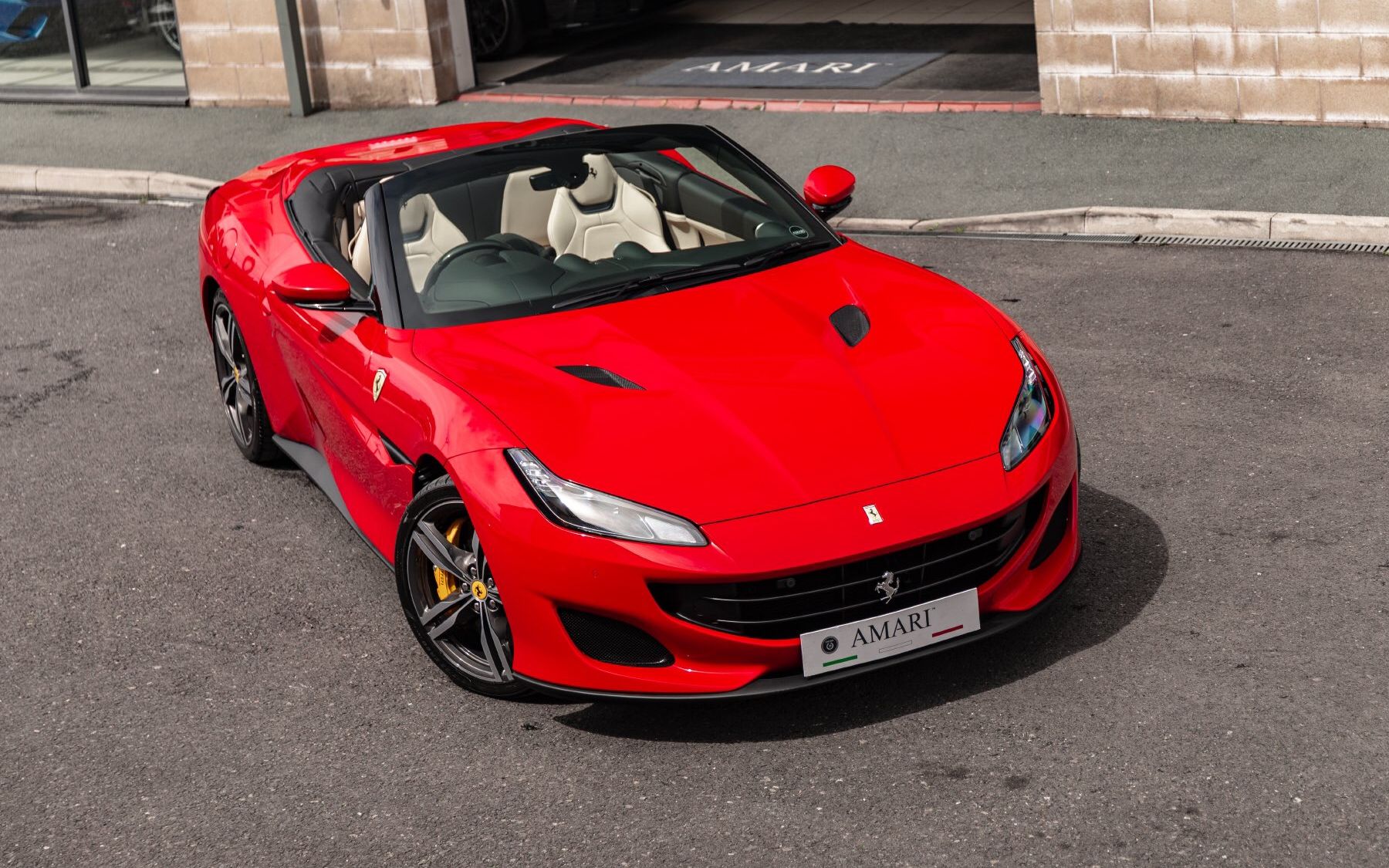 最便宜的法拉利法拉利portofino敞篷跑车展示