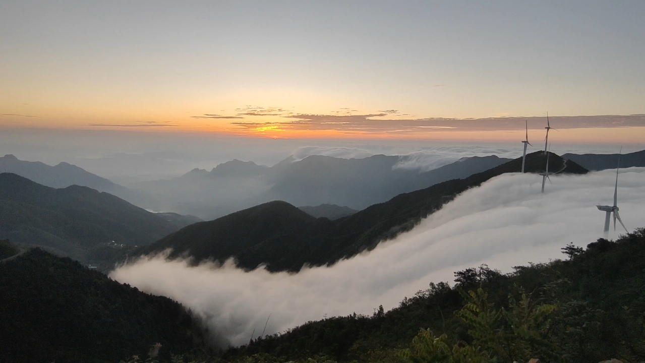 云和白鹤尖日出93939393