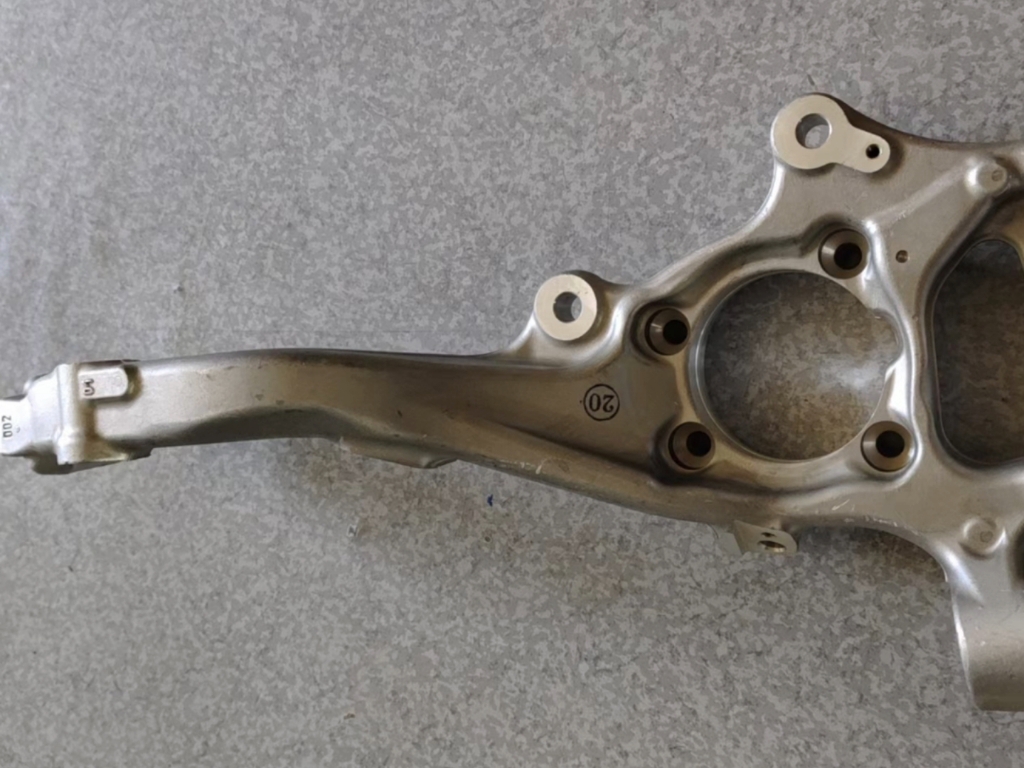 奔驰s300羊角w223悬挂臂