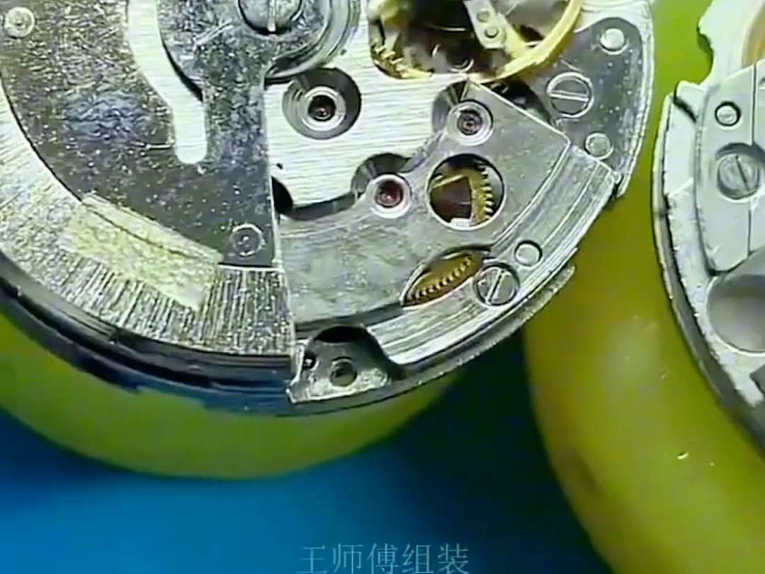 做一个有情怀的修表匠 #机械表#记录日常 #广州站西钟表城 #钟表师