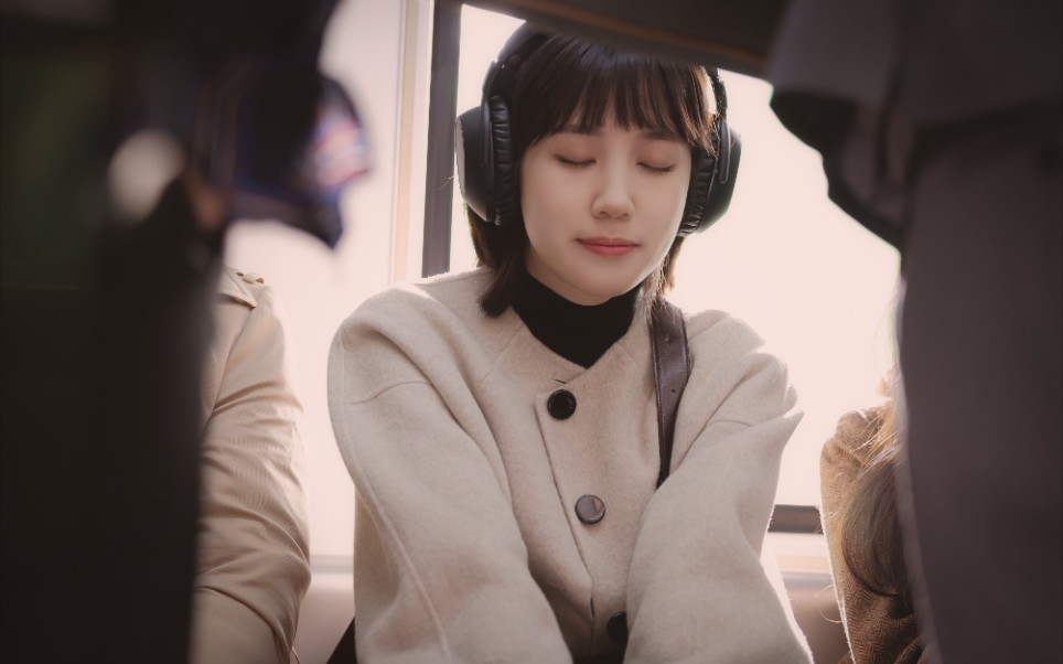 一个跳华尔兹的旋转门自闭症天才律师x温柔法务骑士奇怪的律师禹英雨