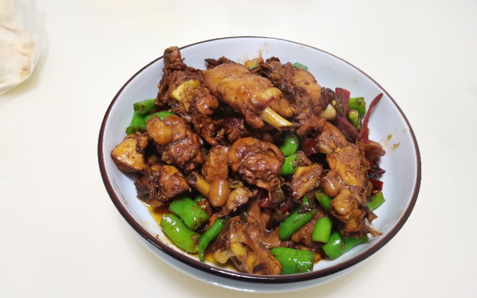 周末炒个小公鸡,鲜香味美,好好犒劳一下自己