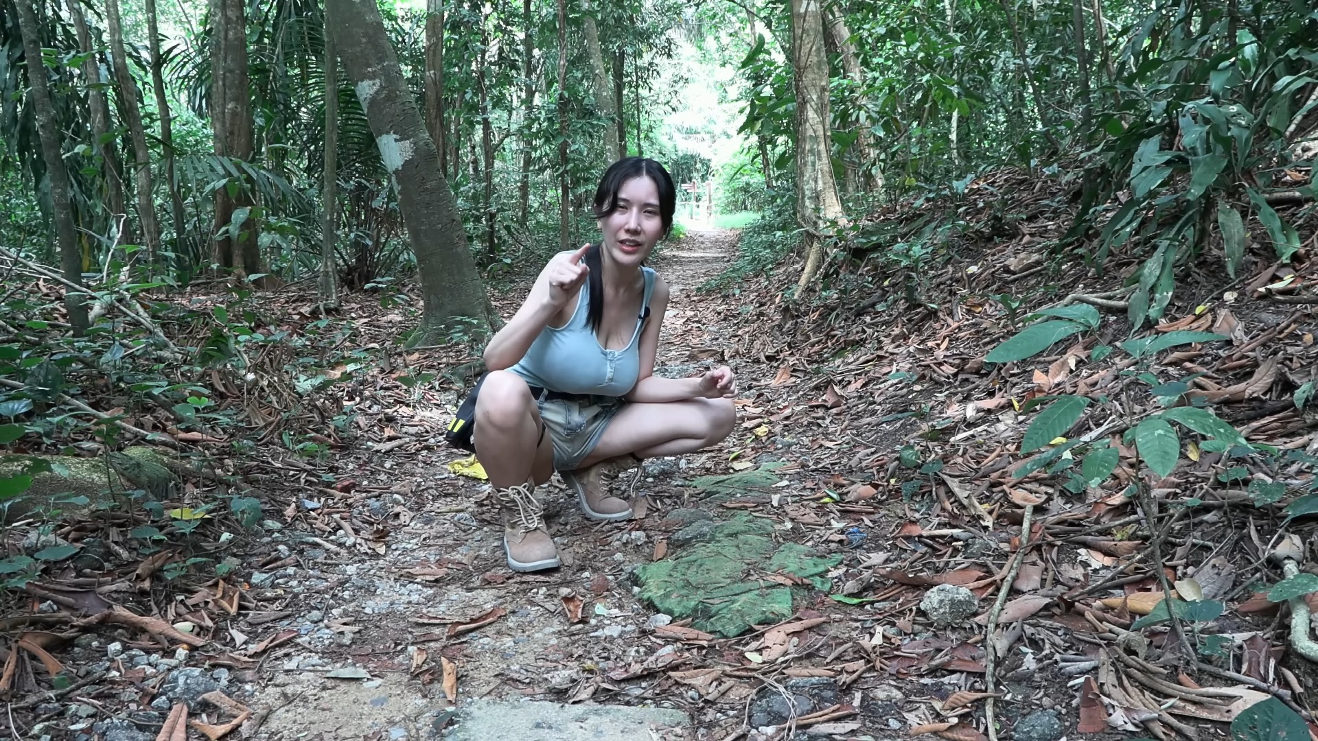 在富含两栖类和爬行动物的新加坡水库探险！