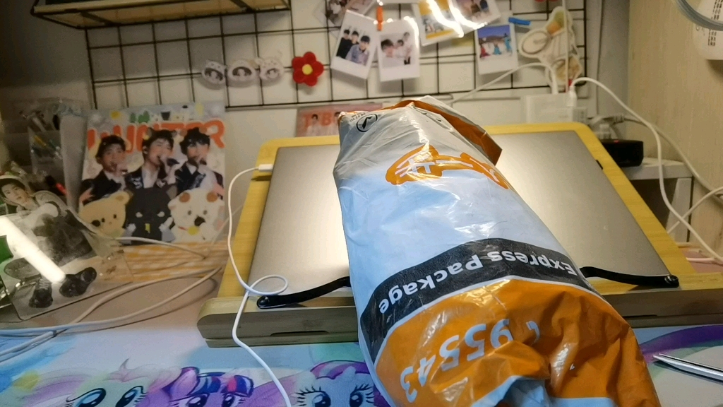 【开箱】星卡里的卡里兔到啦!真好看_哔哩哔哩_bilibili