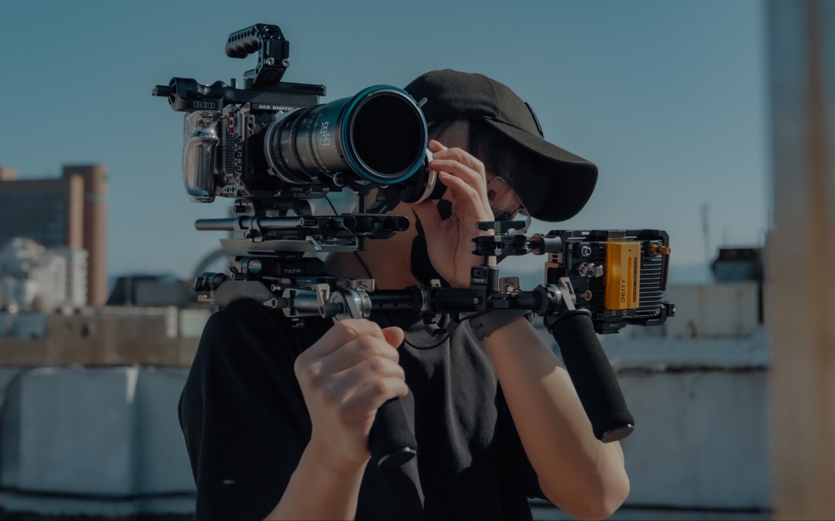 为什么摄影师都爱这个姿势? ft. tilta全能轻型肩扛