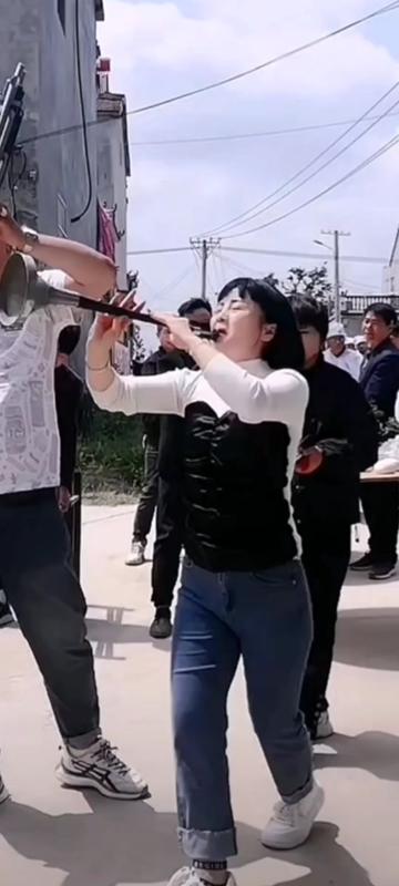 唢呐一响燃爆全场