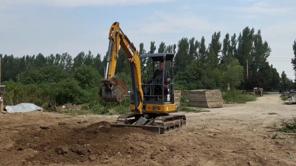 刘一手分享精品挖掘机,徐工26微型挖掘机,22年准新车.#二手挖机