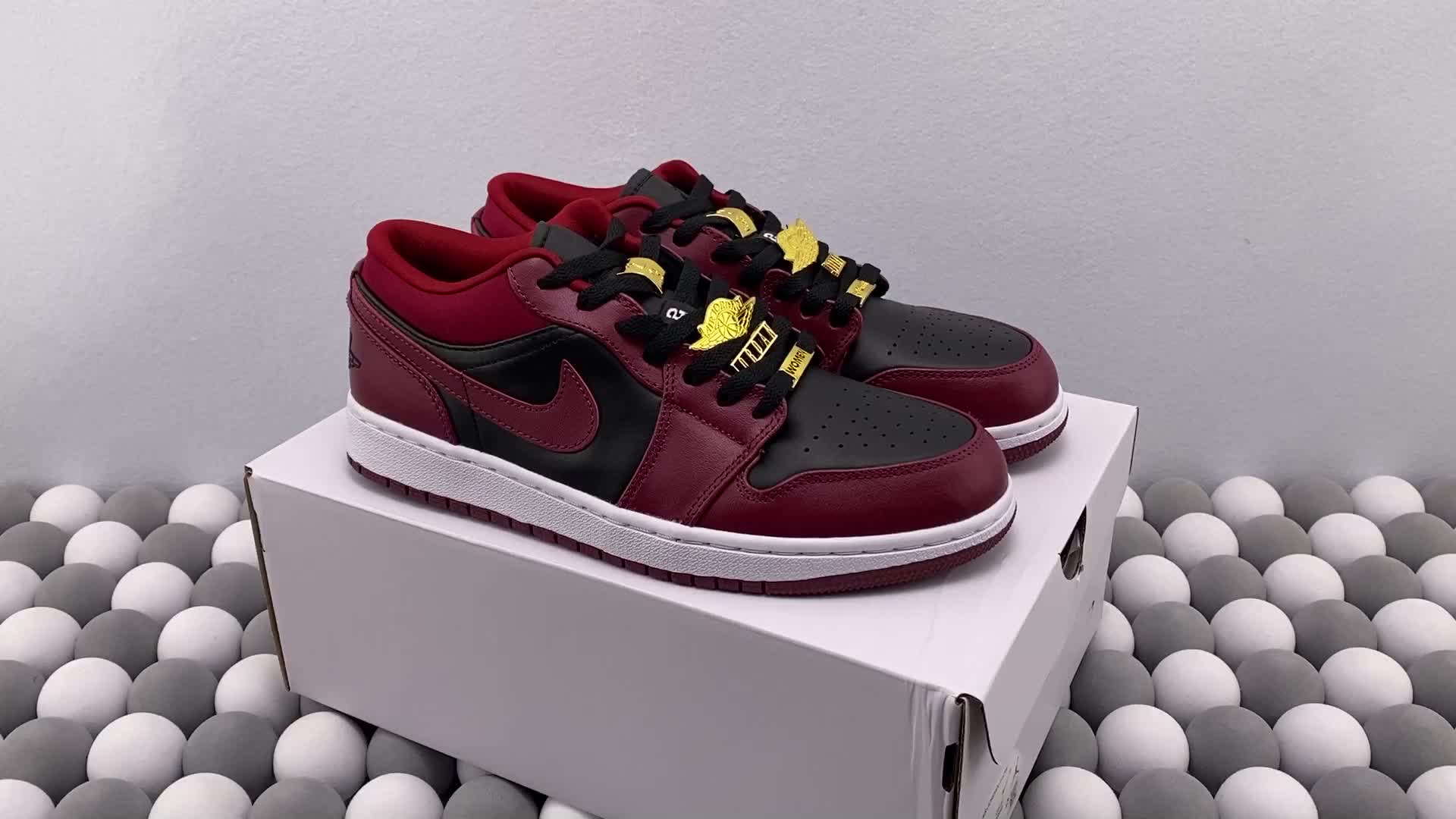 airjordan1lowaj1低帮黑酒红金属梢rjoi