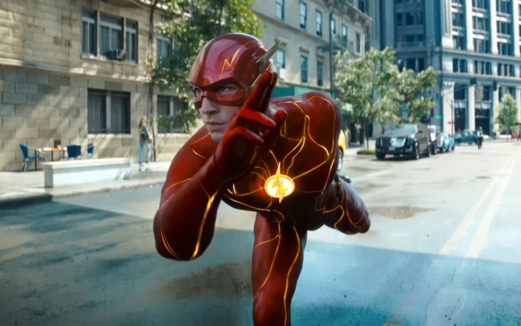 闪电侠奔跑,神速力推着巴里滑行