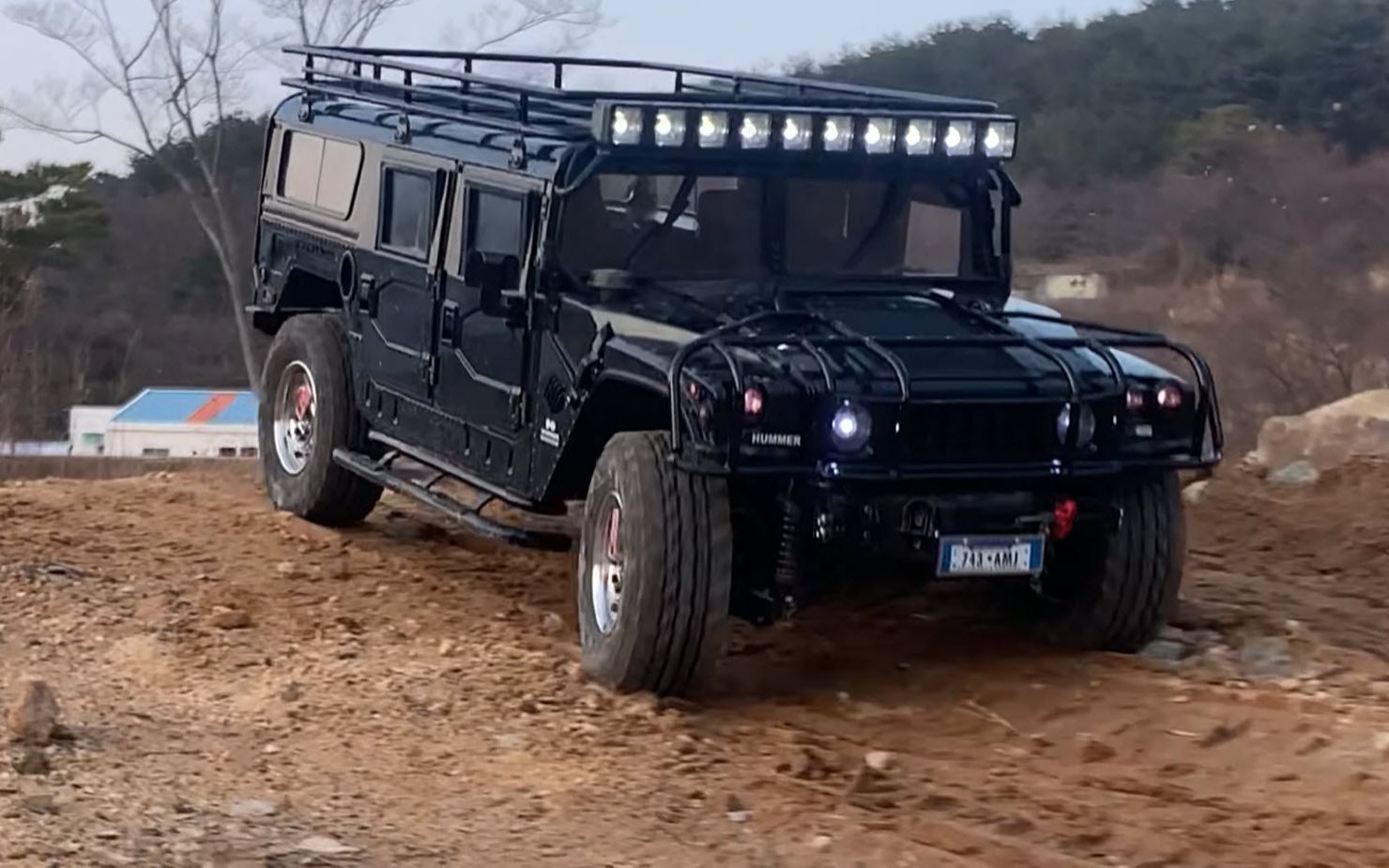 民用悍马h1 像真模型 高速挡动态