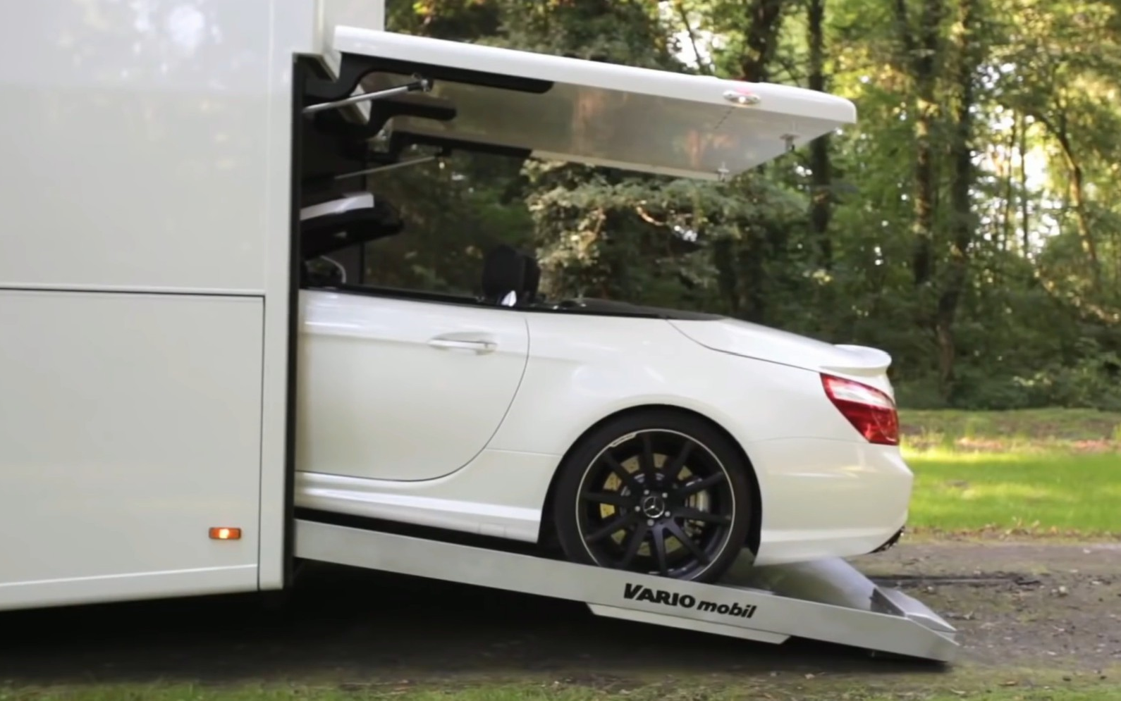 活动  自带跑车的a型房车来了