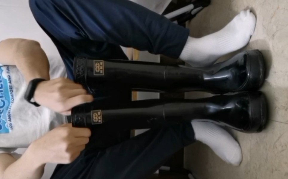 【黑色高筒雨靴】【白袜】奇葩癖好