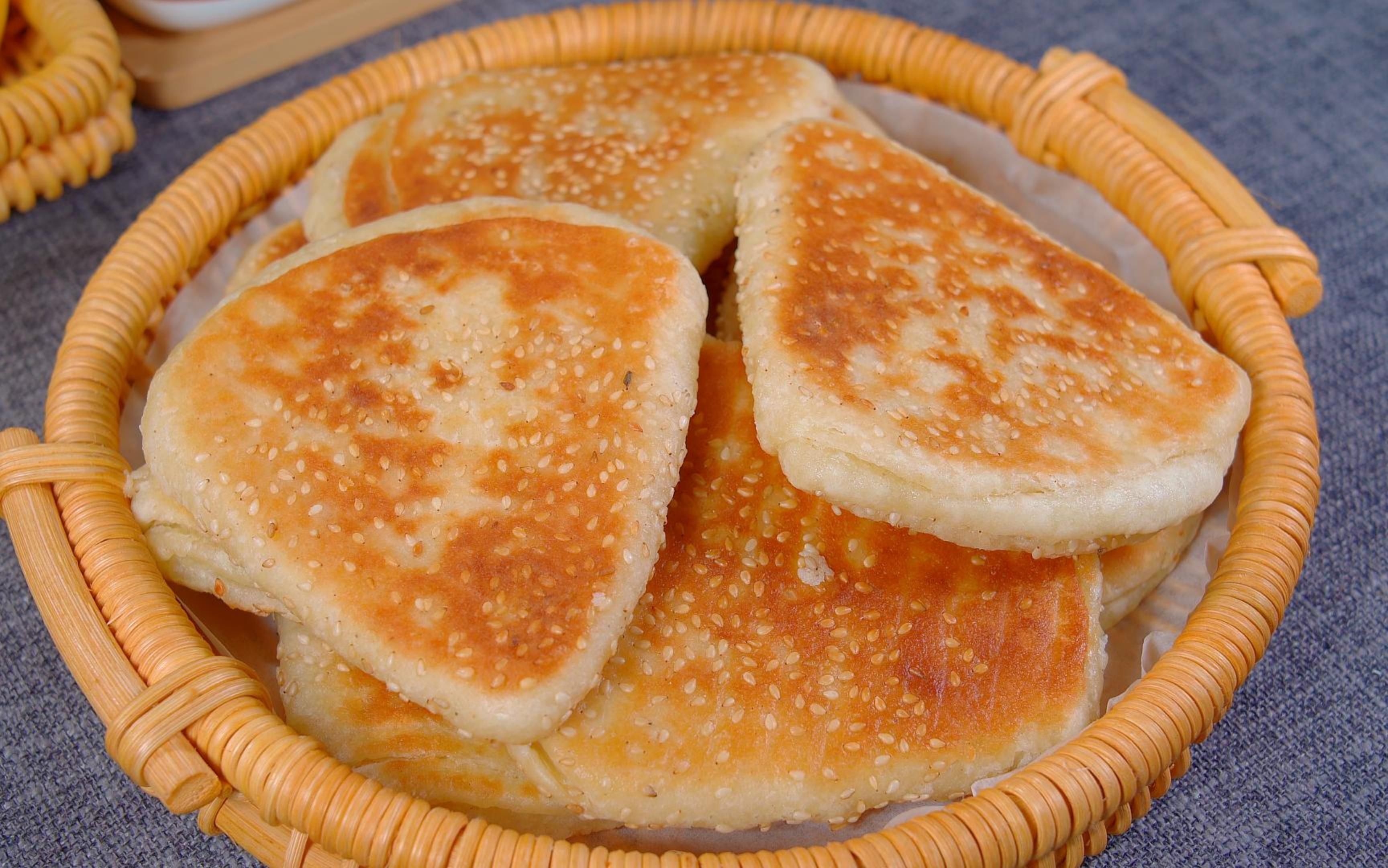 学会这个方法,做出的发面饼酥的掉渣,里面暄软,看着就好吃