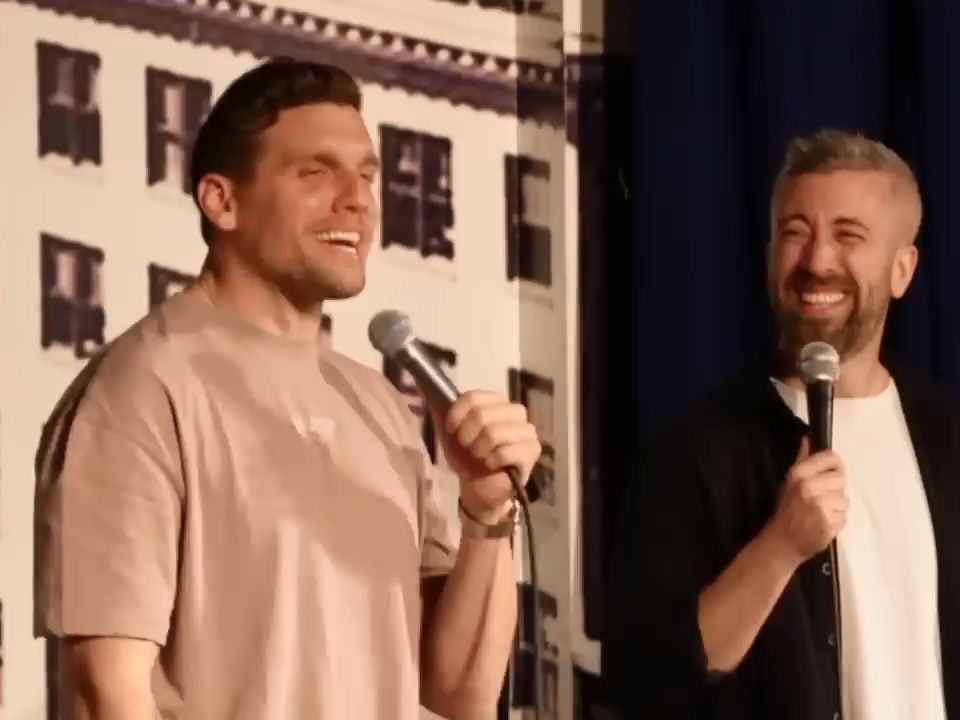 [图]Chaos Vs. Crowds Volume 1 . Live from Phoenix AZ with @MikeCannonComedy