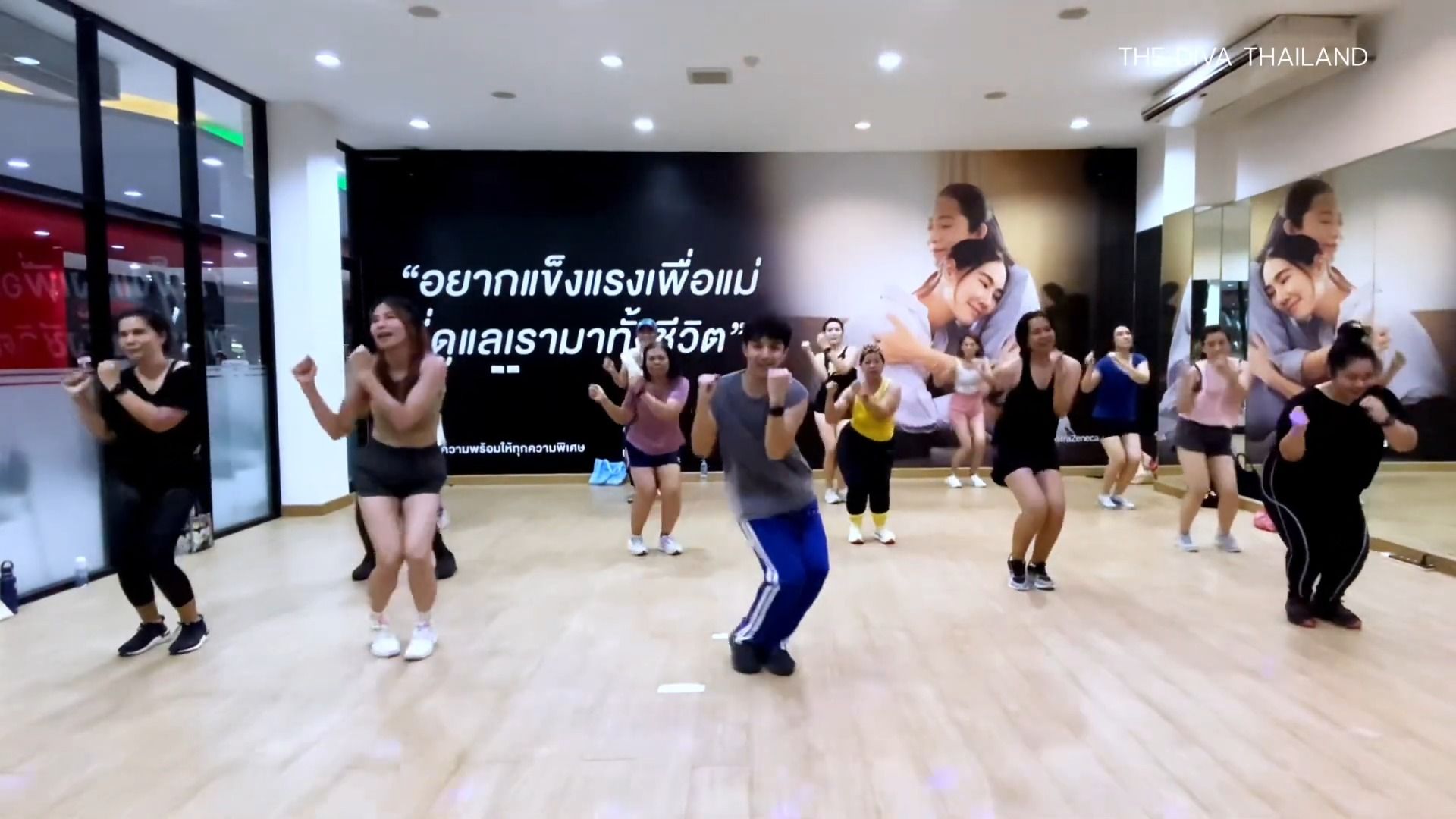 [图][J-Pop] Bling-Bang-Bang-Born - Creepy Nuts ｜ Zumba Fitness