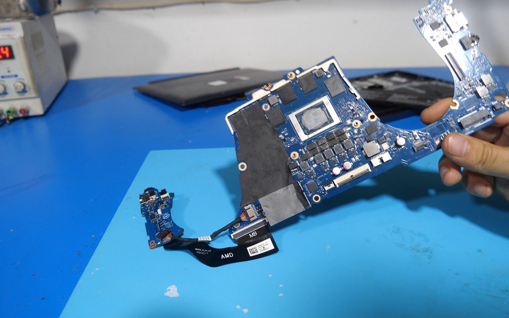 维修厮极其膨胀,挑战3家表示要换主板的红米g!