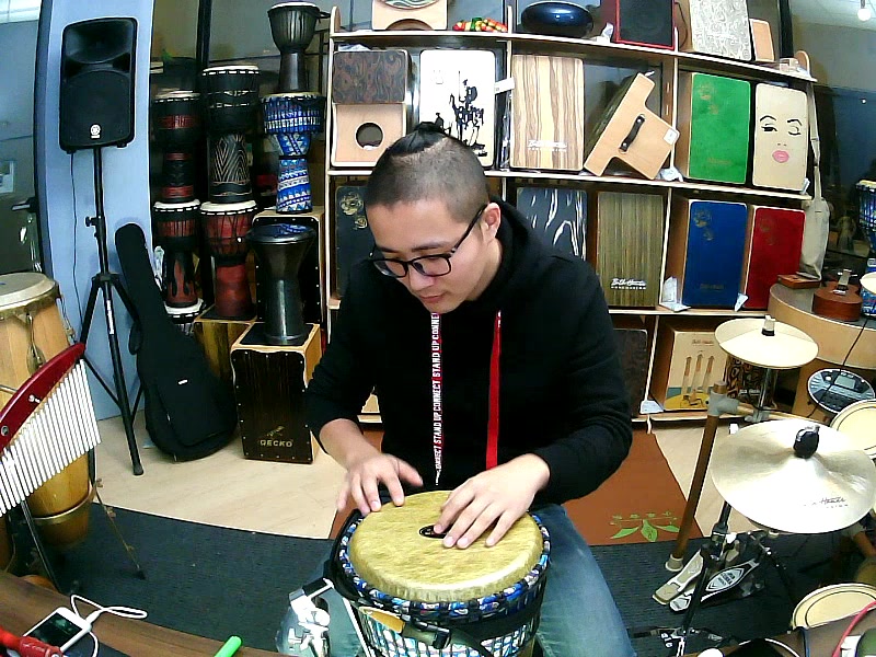 凯文先生《等我先说》非洲鼓箱鼓卡宏鼓丽江手鼓演奏_哔哩哔哩 (゜-゜