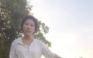 Tải video: 最近都在外面步行，但是好像无论如何都没有在家的时候走的更好，我最近的感受是:在家负重练习大于在外面步行的效果，如果在外面步行的话一定要有意识的改变微习惯。