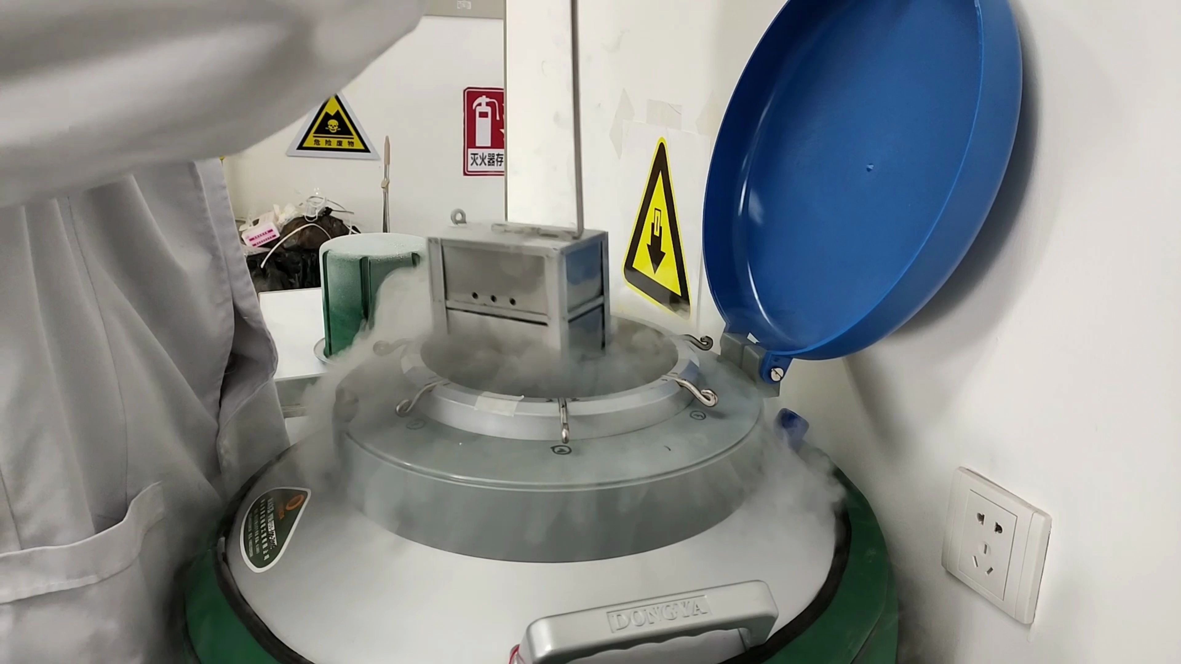 实验室日常系列 | 细胞大液氮罐,纯水仪展示