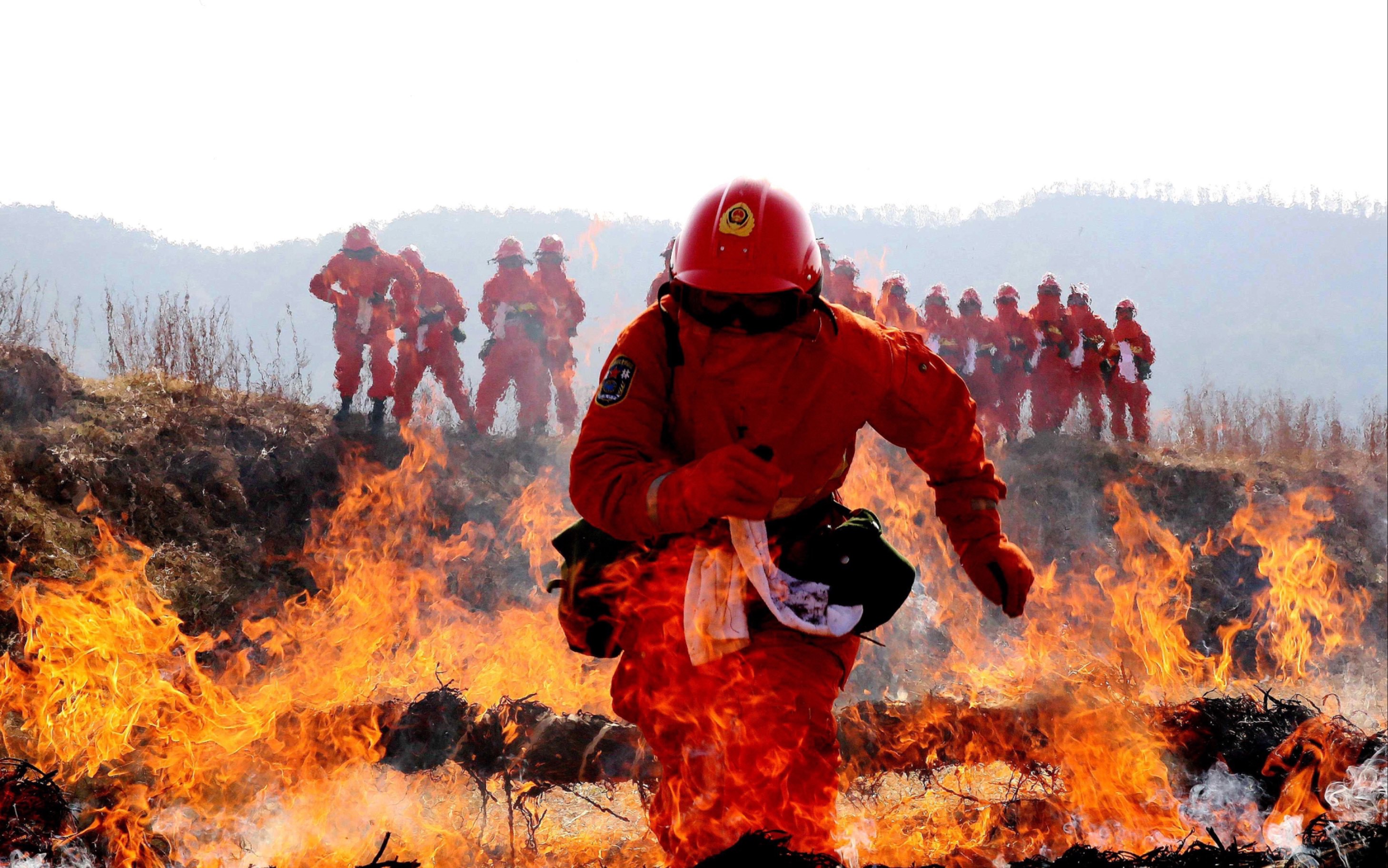 四川凉山一场大火,31位救火英雄牺牲!3年前,他们在为我们拼命!哔哩哔哩bilibili