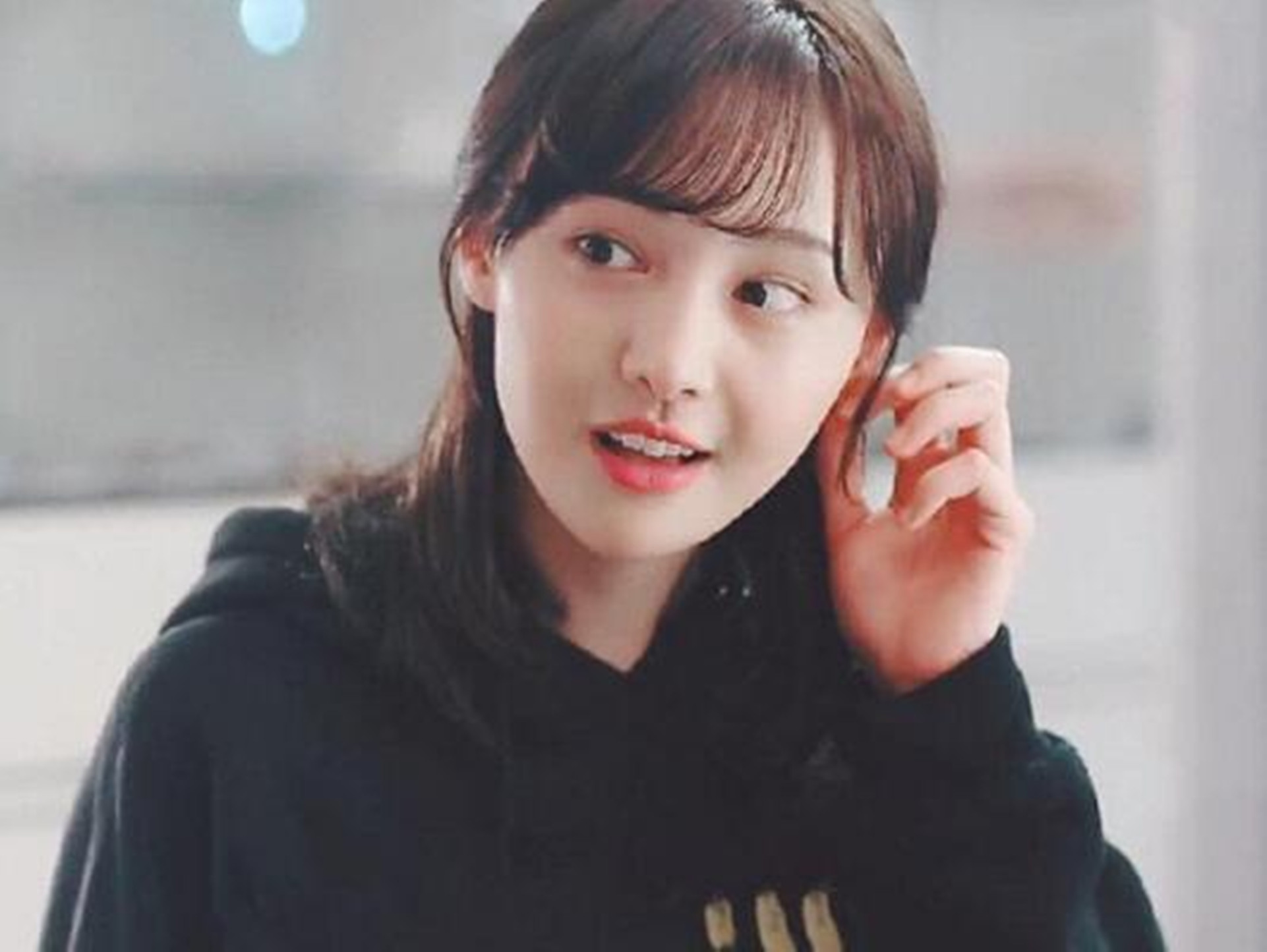 从小家境富裕的郑爽,为何对钱那么执念?曾说:进娱乐圈为了挣钱