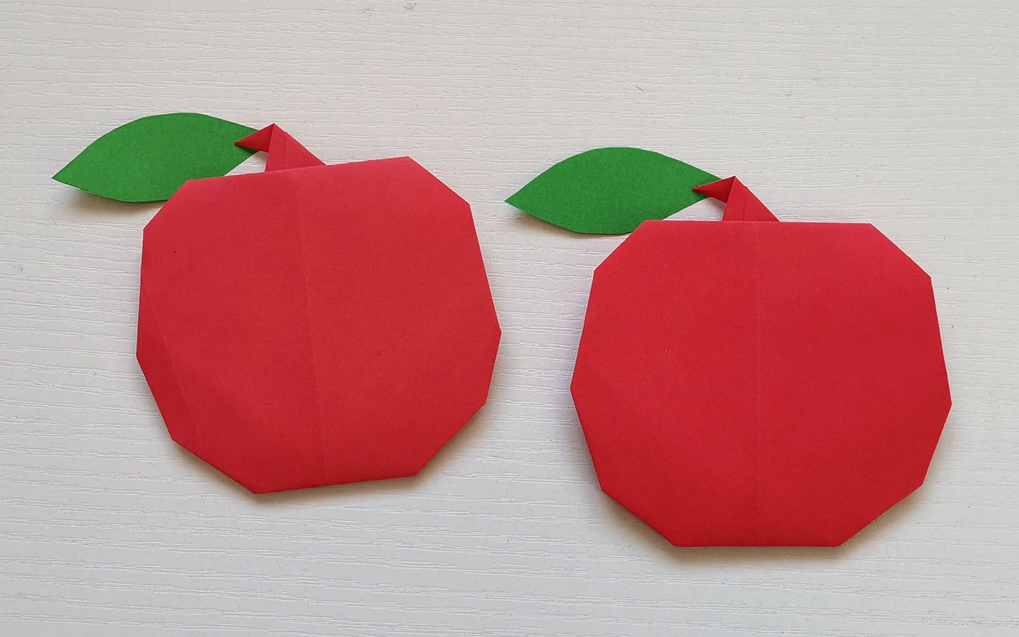 简单立体苹果折纸图片