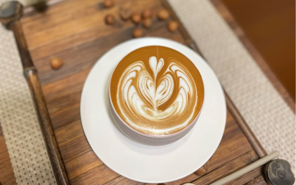 咖啡拉花练习.希望底纹能变好看一点.