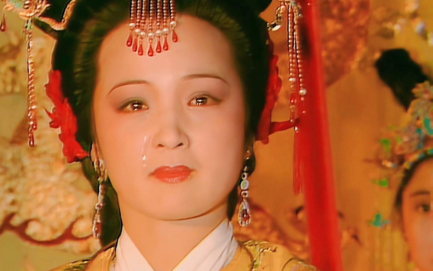 "万不可太过张扬" 可惜贾府众人也没能理解元春的深意.