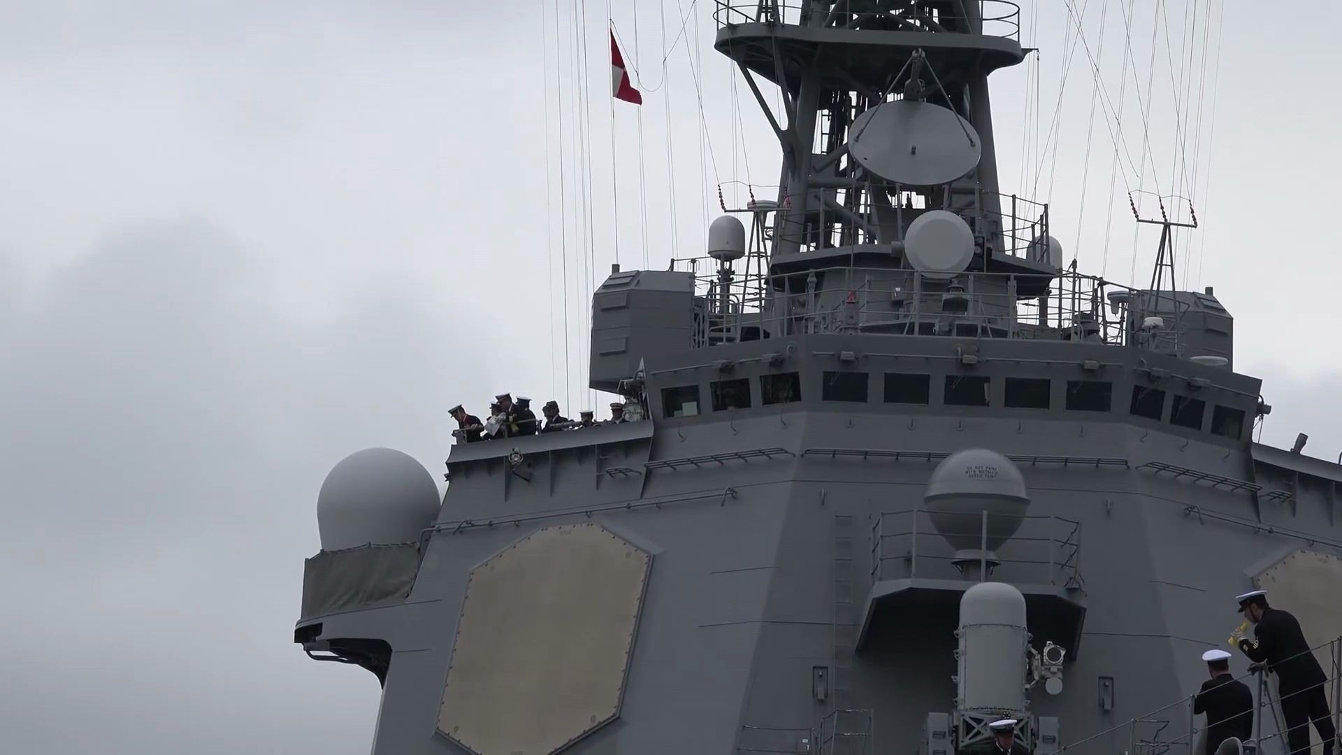 中国052d太原和日本宙斯盾舰金刚对比