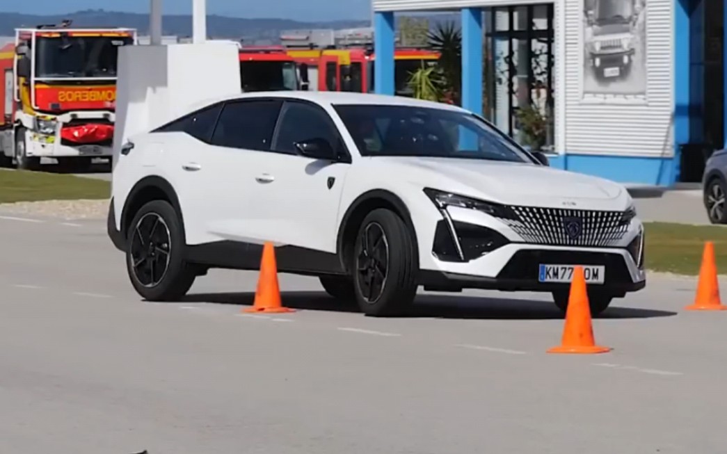 2023 psa 标致408(408x)麋鹿测试 km77(熟肉)