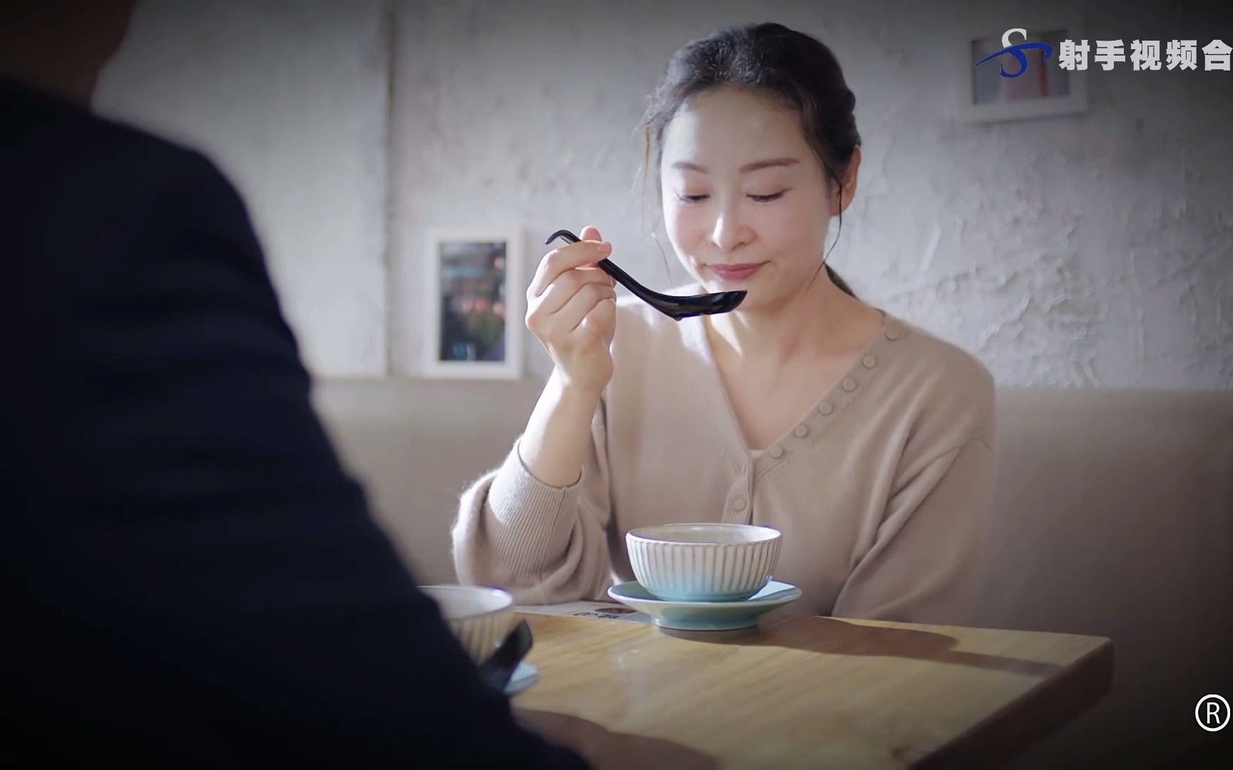 伙计办大事:六(8)欧阳聪带着秦永熙吃桑寄生莲子蛋