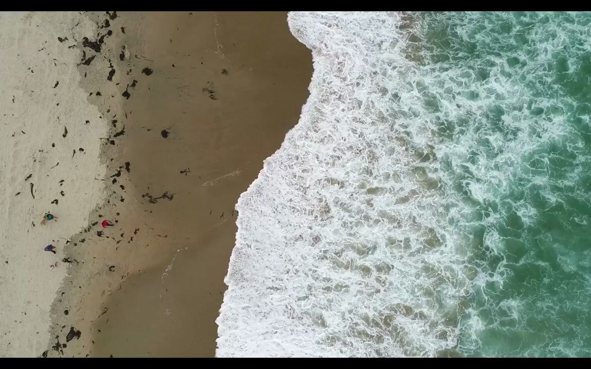 唯美梦幻蔚蓝海洋海水白色浪花波浪金色沙滩海岸海浪拍打沙滩手机壁纸