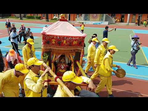 [图]20190409 跟著白沙屯妈祖去旅行 追分国小 看热情可爱小朋友 拜妈祖