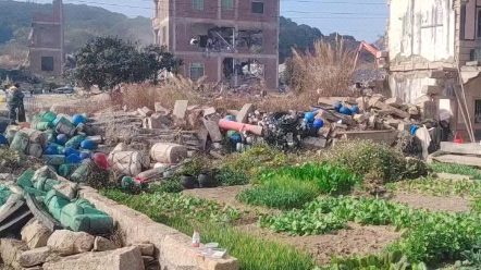 福建省莆田市秀屿区东埔镇乐屿村,非法强拆.没有任何手续,没有任何批文,拆迁移民负债累累.哔哩哔哩bilibili